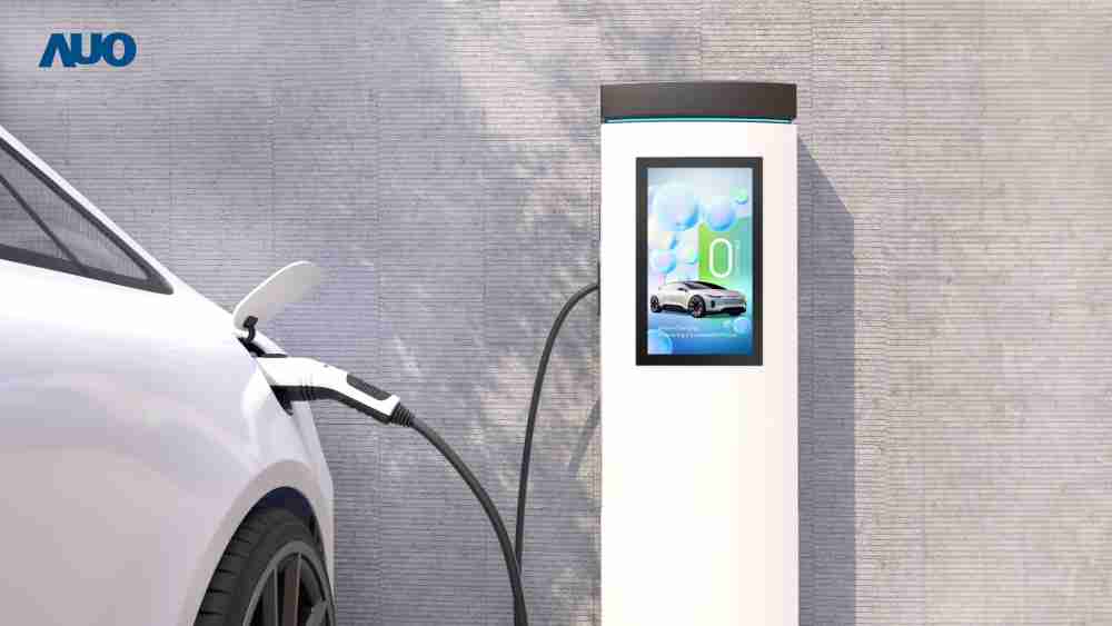 友達〝EVSE車用充電樁解決方案〞專為電動汽車充電樁設計，，具有高亮度、、克服戶外艱難環境的耐溫、、、耐紫外線等特性，，，，並搭載散熱性及擴充性強的高效能工業電腦，，，可實現人機互動訴求，，，如資訊顯示、、、支付等應用